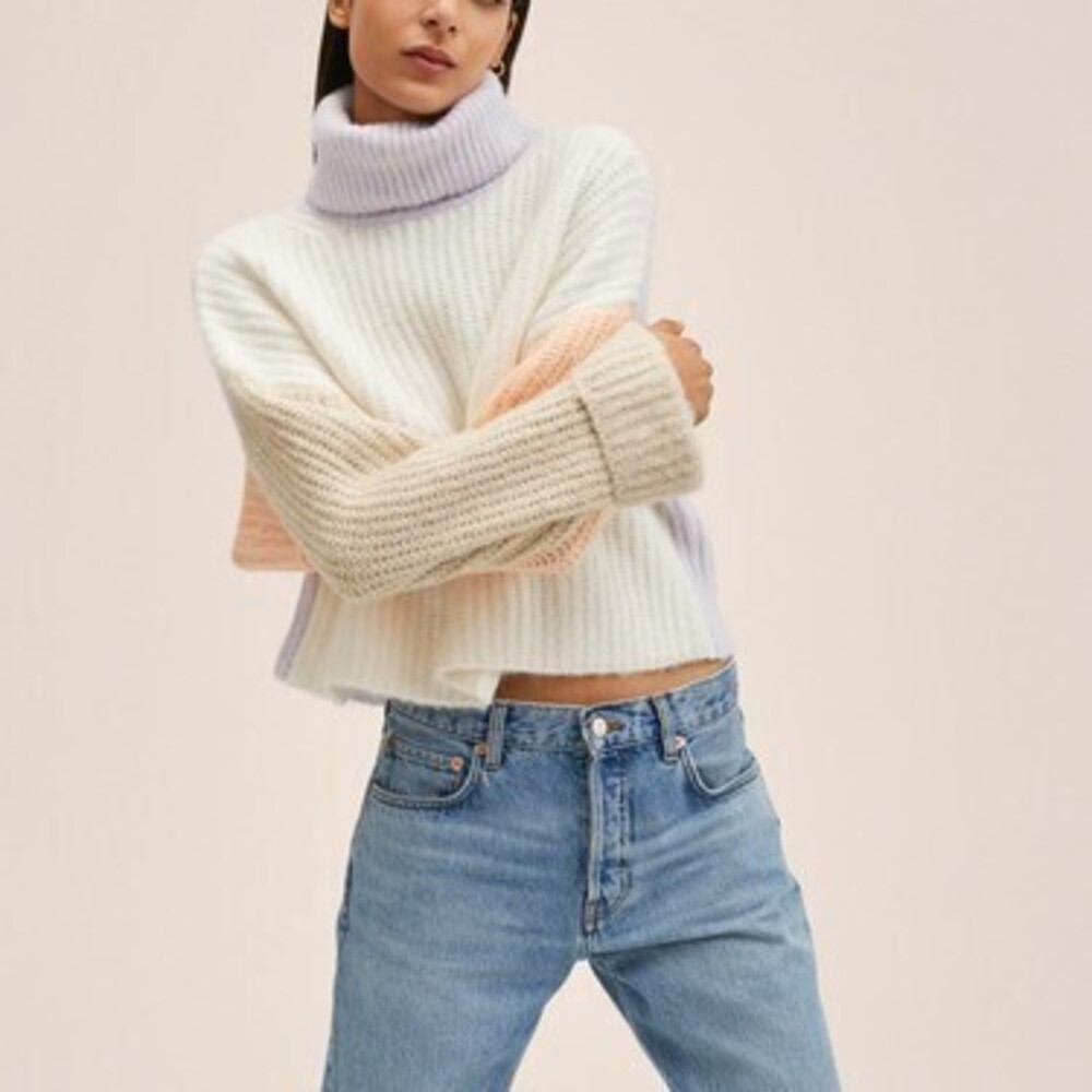Turtleneck knitted sweater
